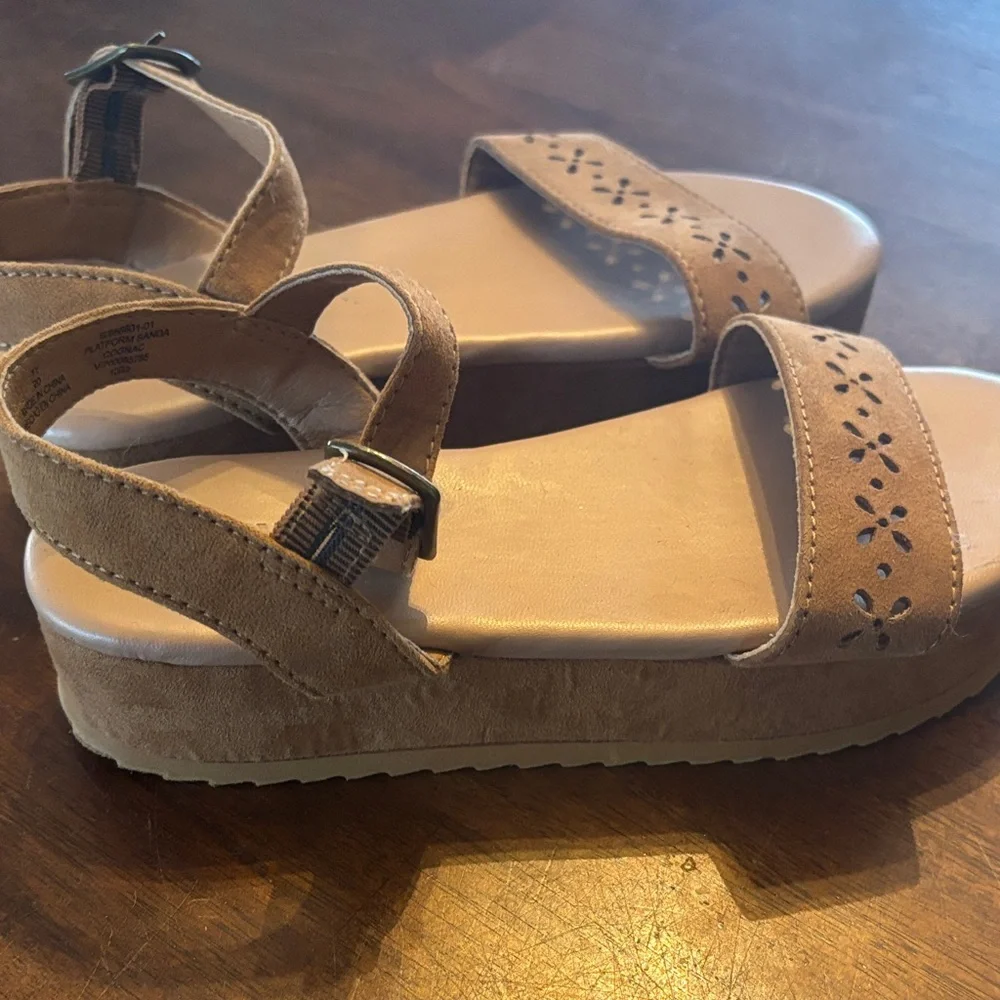 Old Navy Kids Beige Platform Sandals with Cutout Design